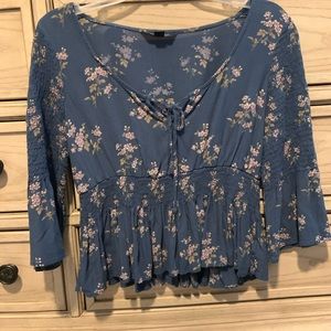 american eagle flowy top